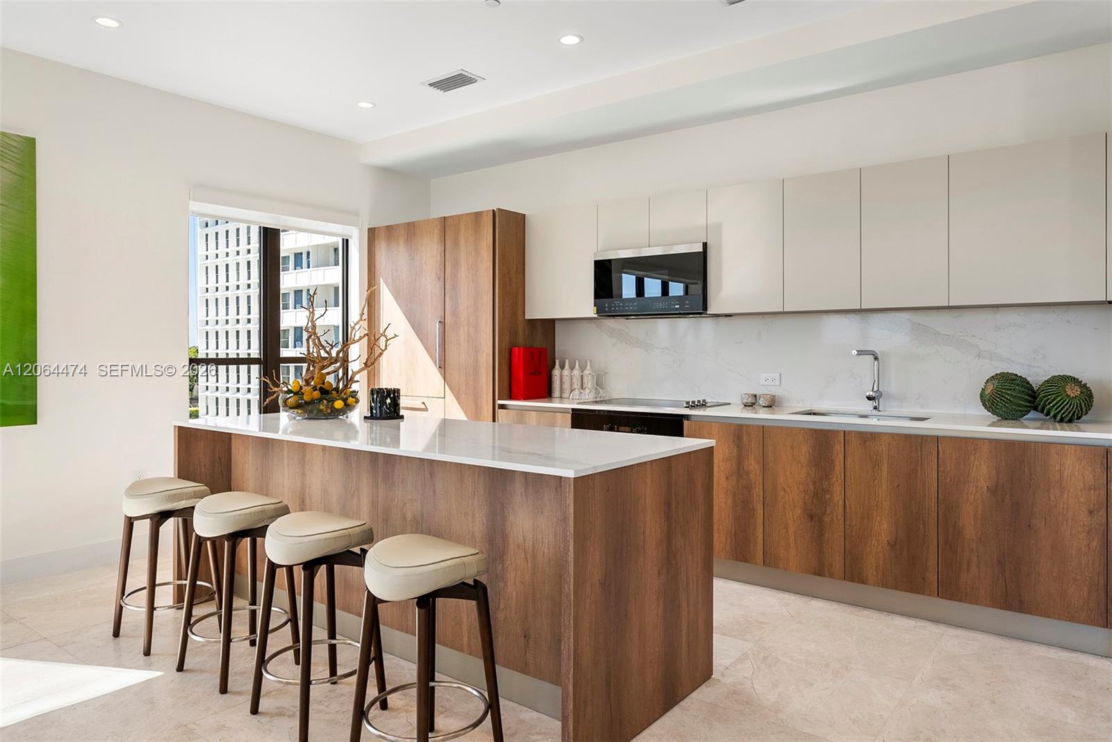 701 Valencia Ave # 401