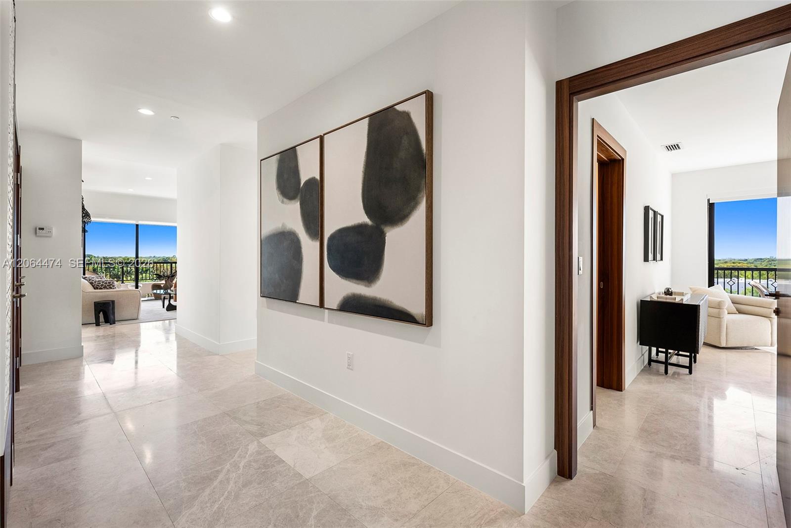 701 Valencia Ave # 401