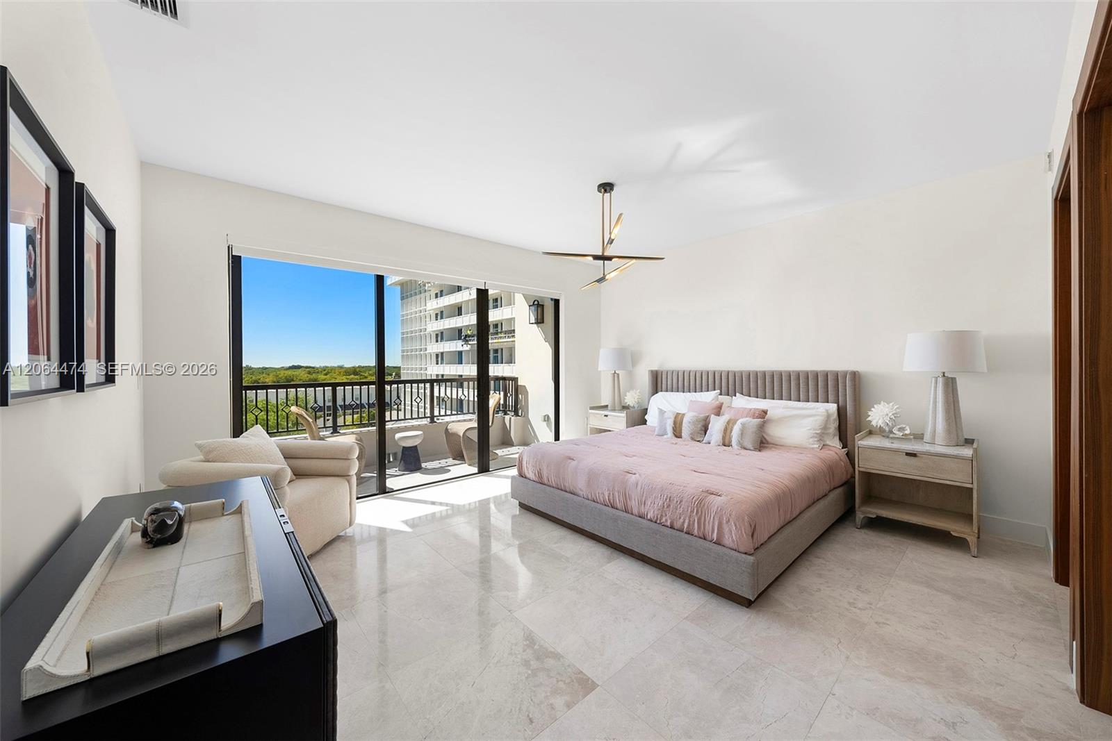 701 Valencia Ave # 401