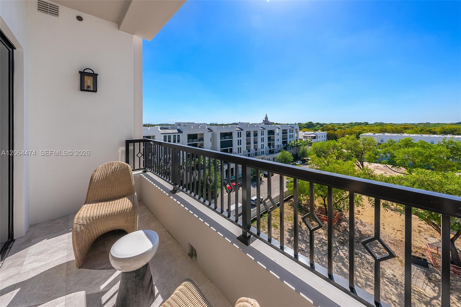 701 Valencia Ave # 401