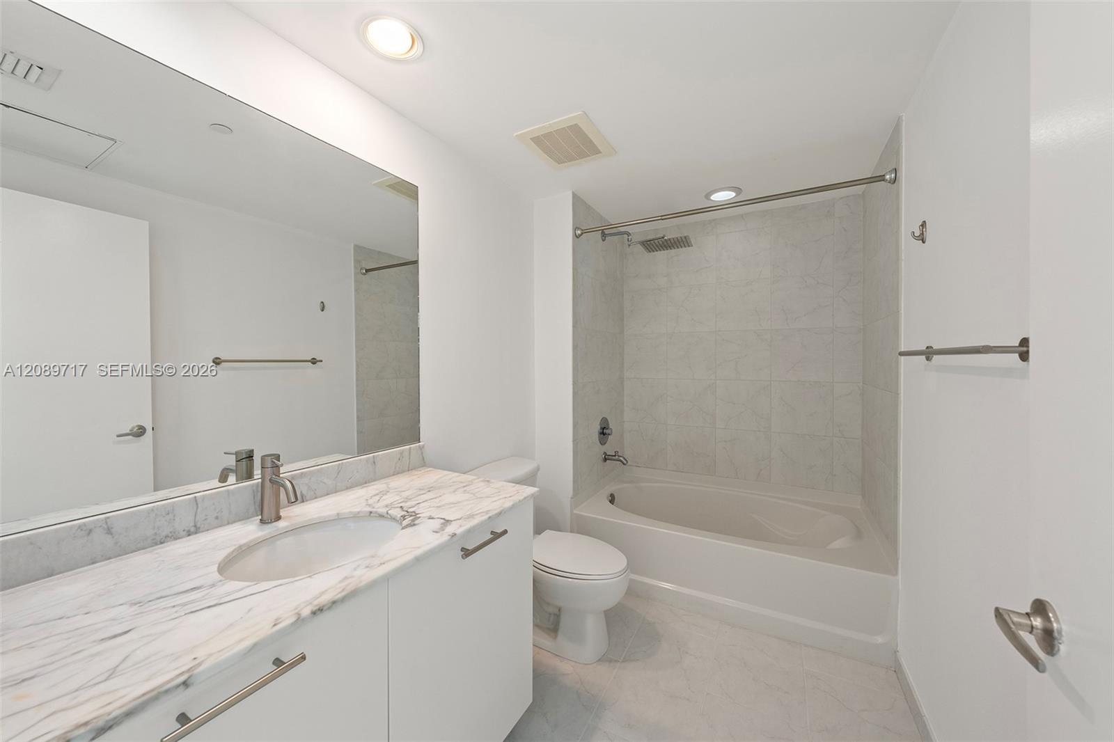 951 Brickell Ave # 1202
