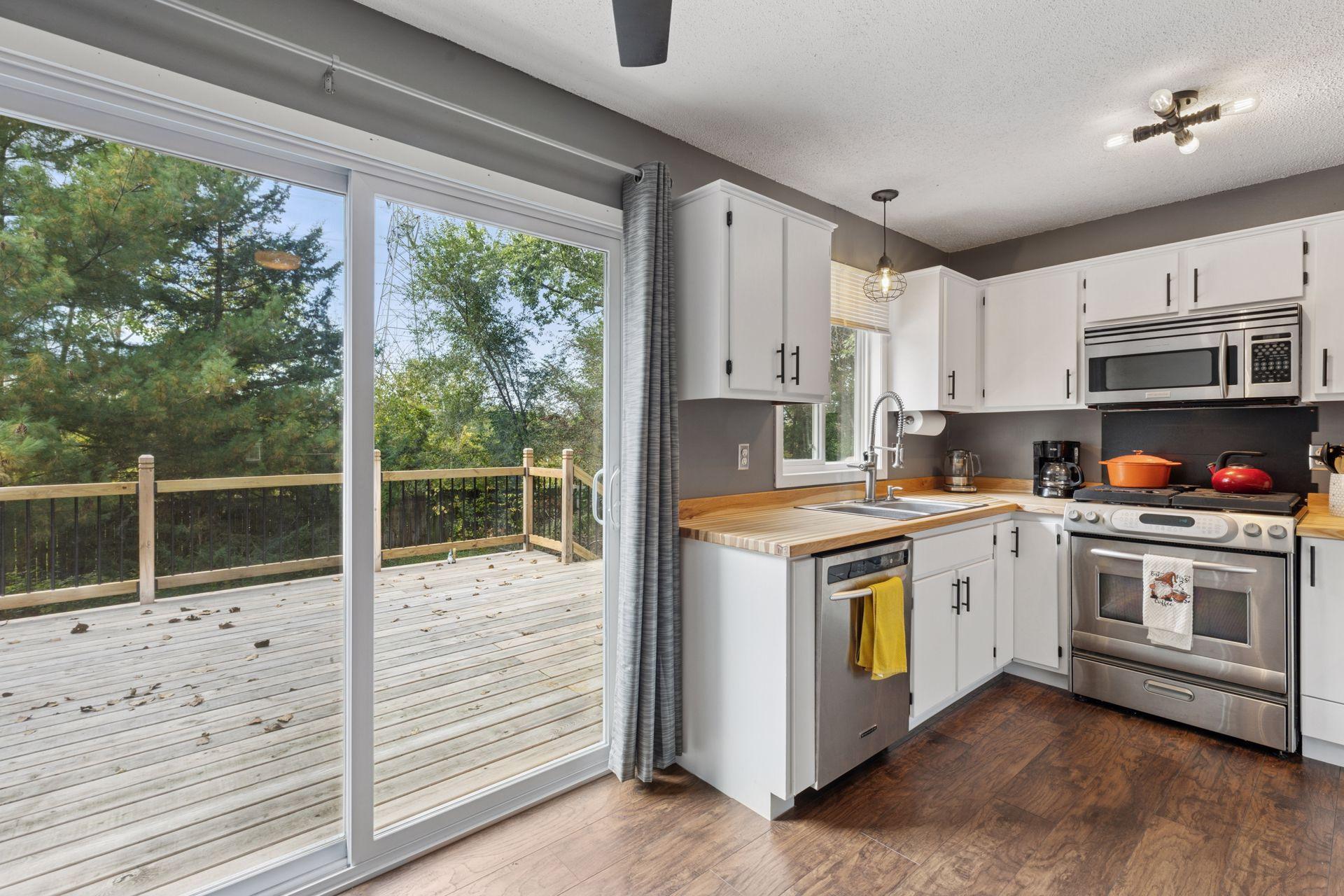 10170 Tamarack Street NW