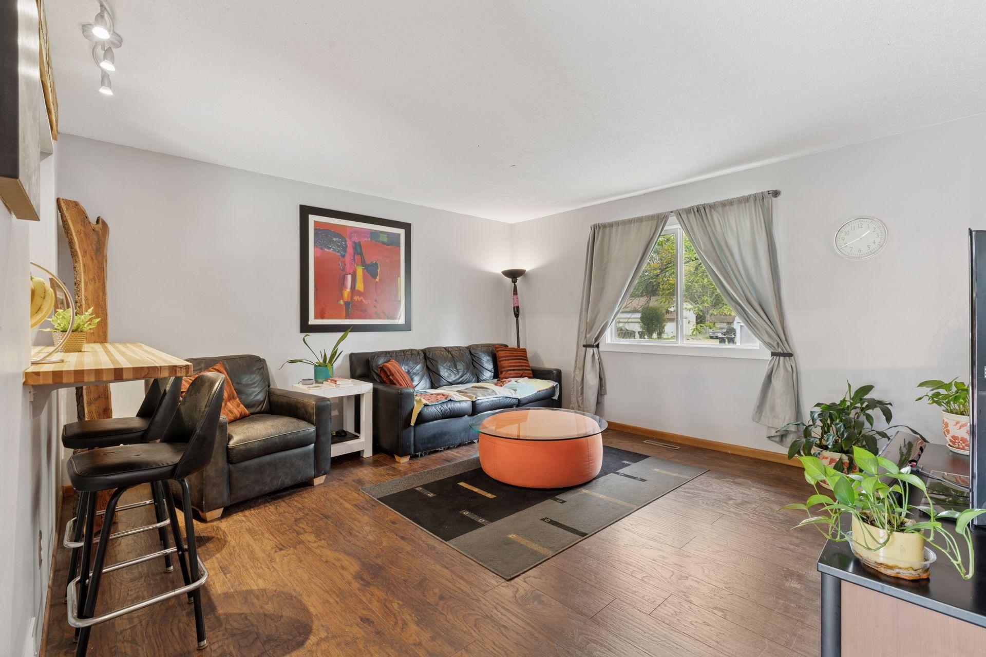 10170 Tamarack Street NW