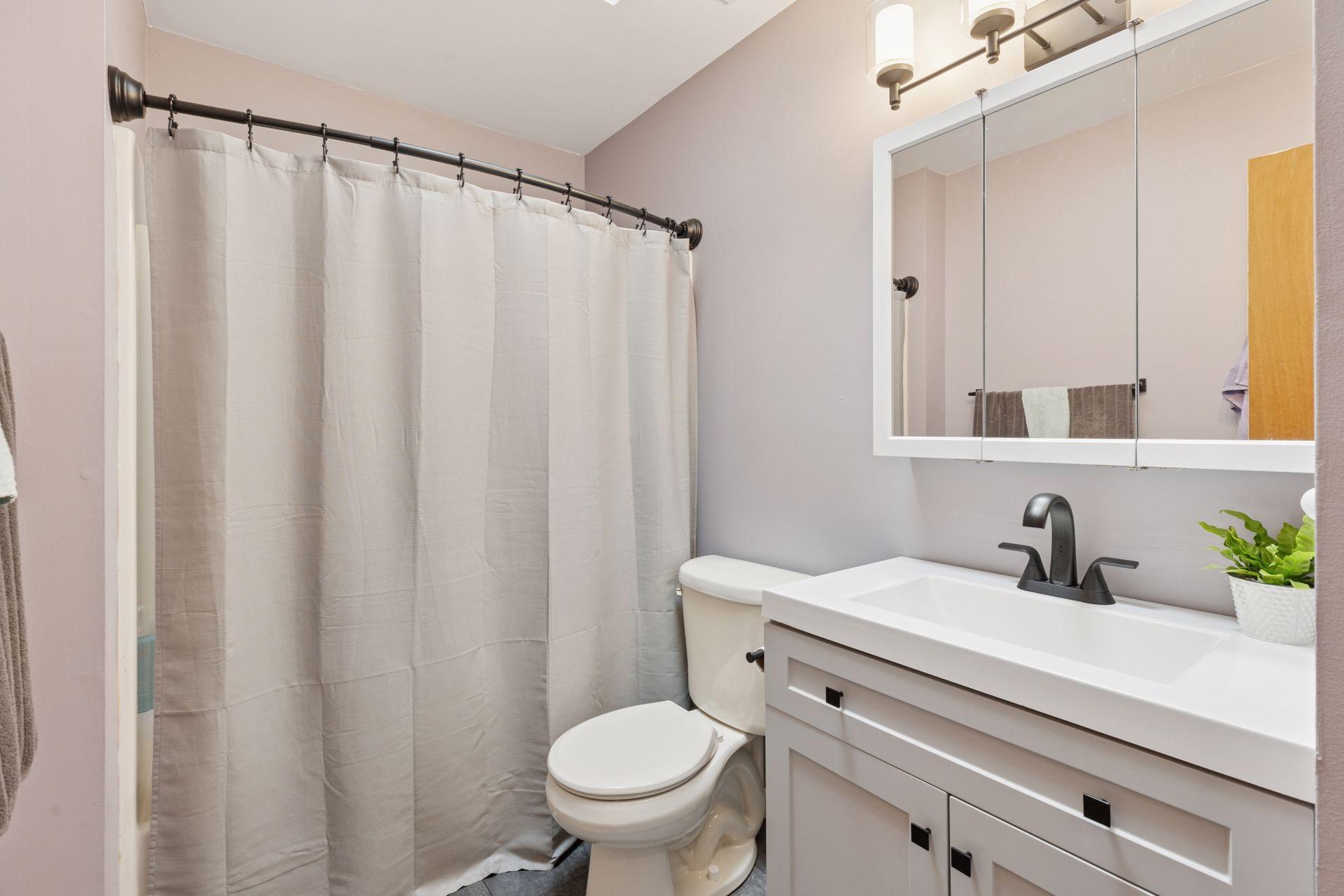 10170 Tamarack Street NW