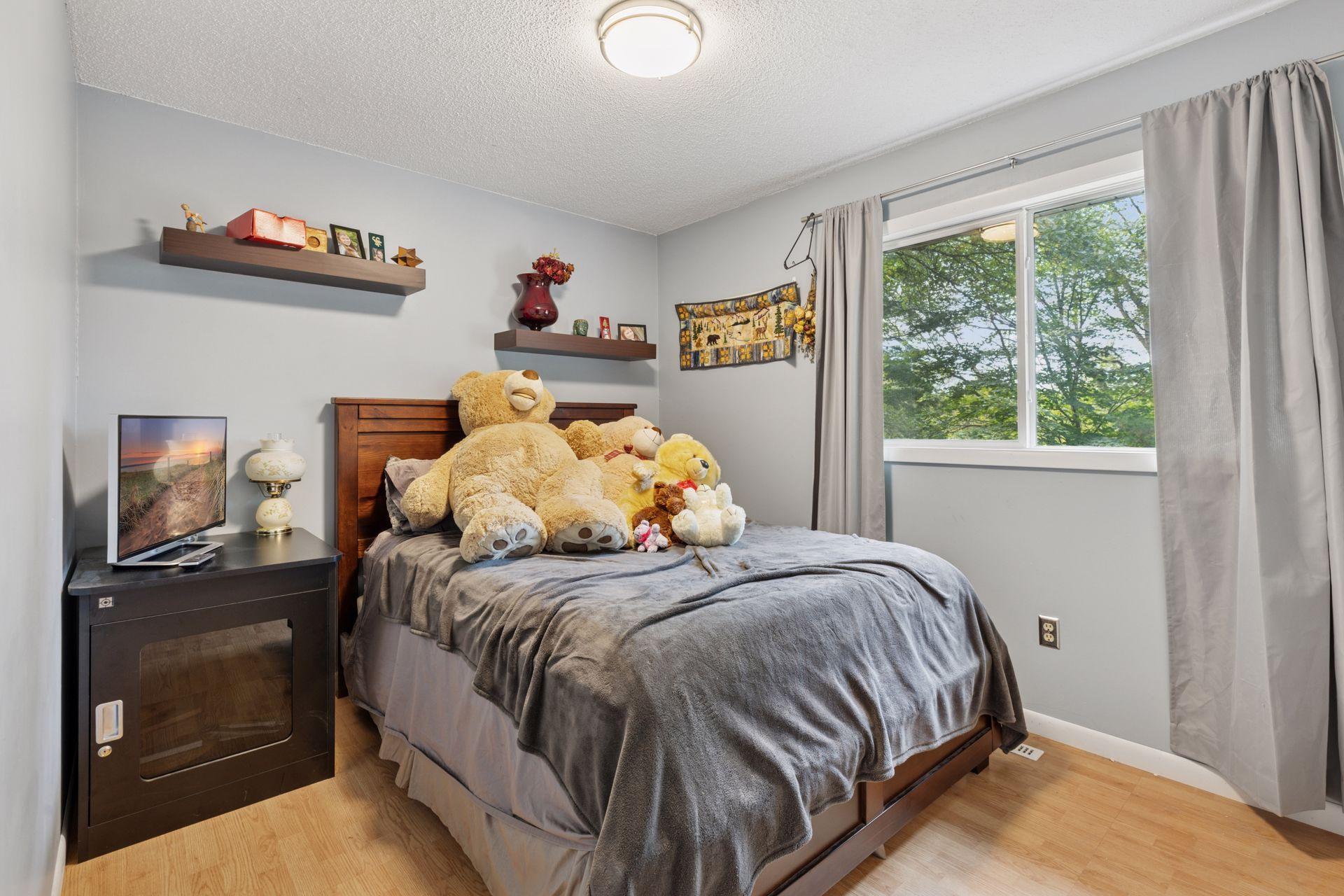 10170 Tamarack Street NW