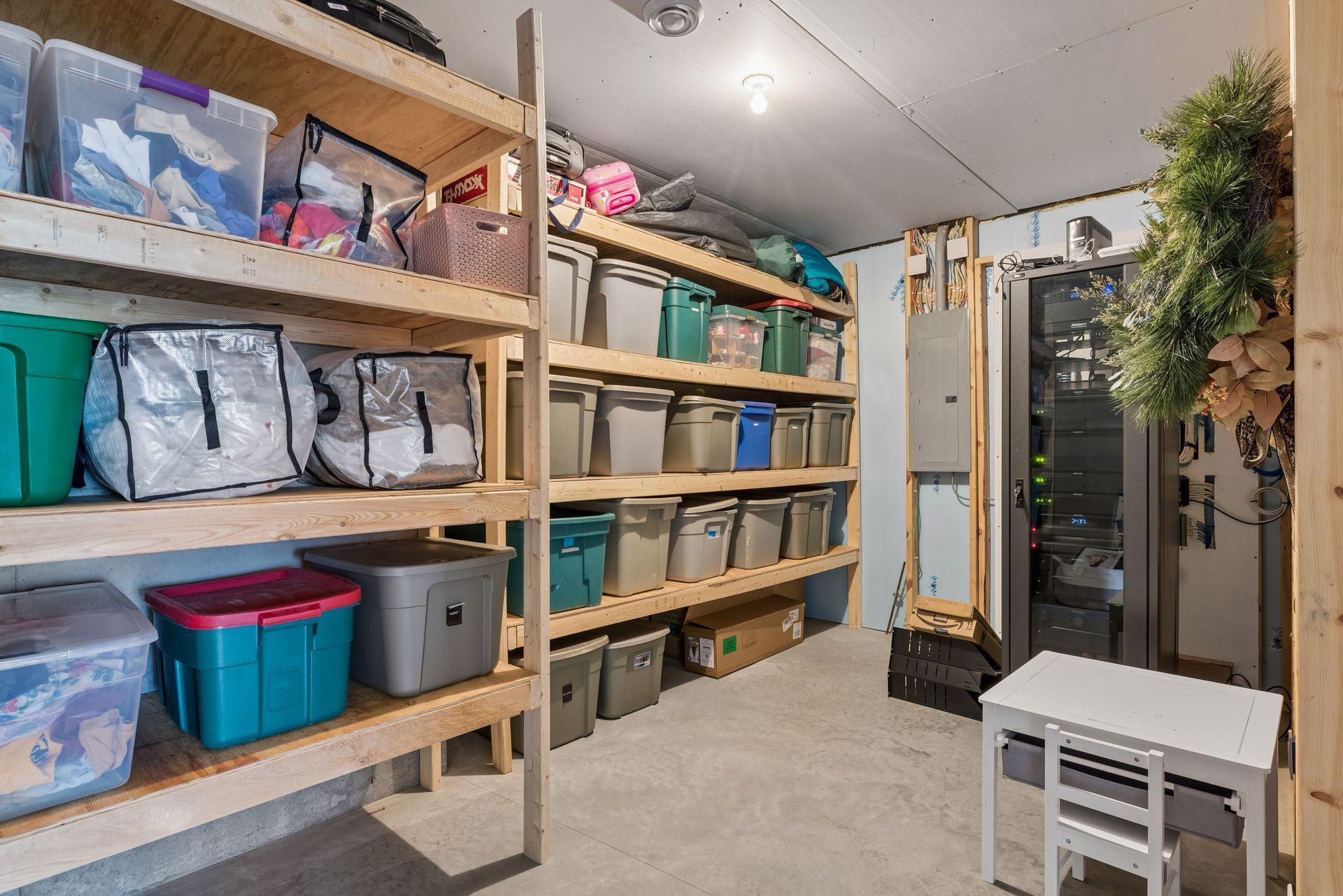 11821 Linden Court N