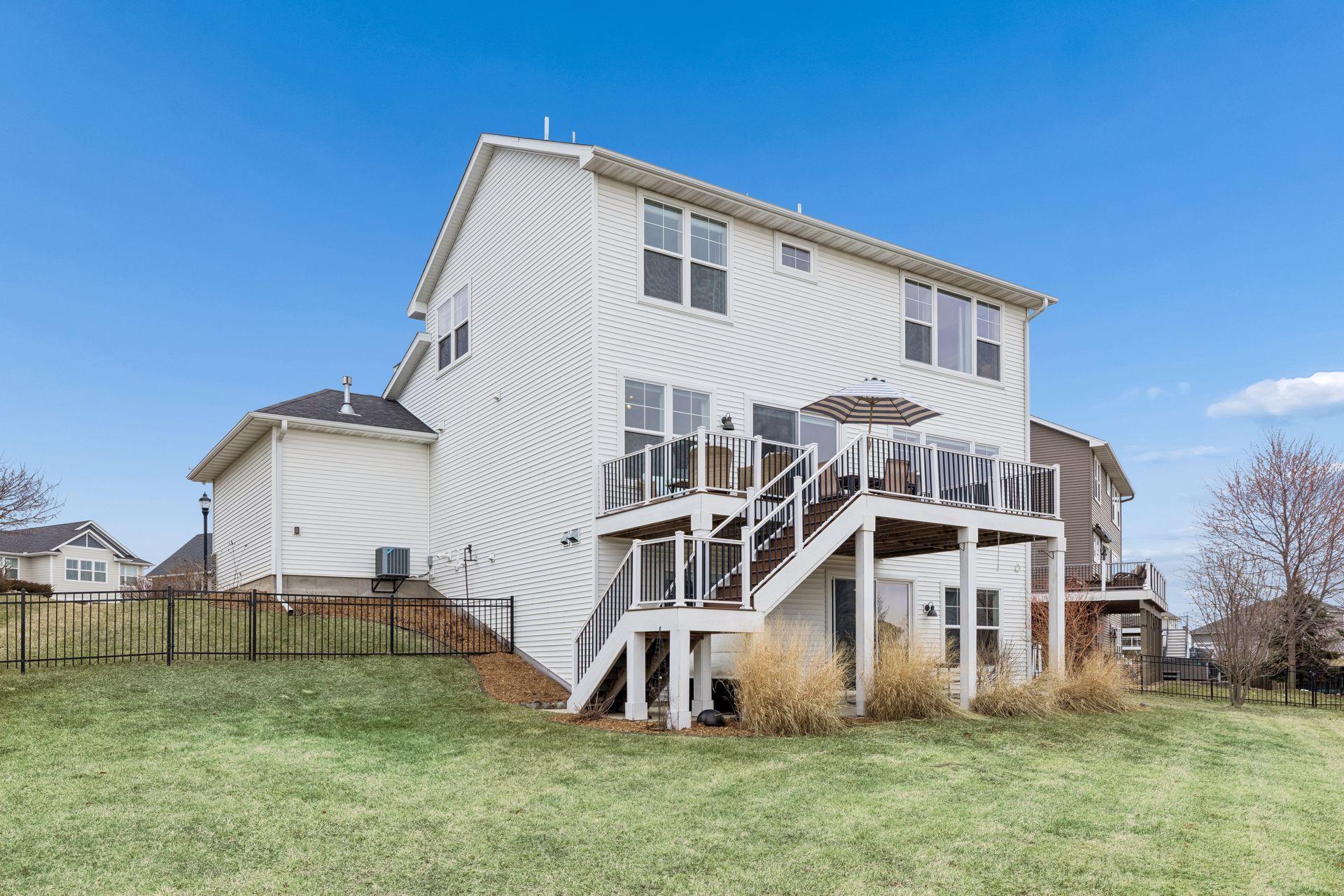 11821 Linden Court N