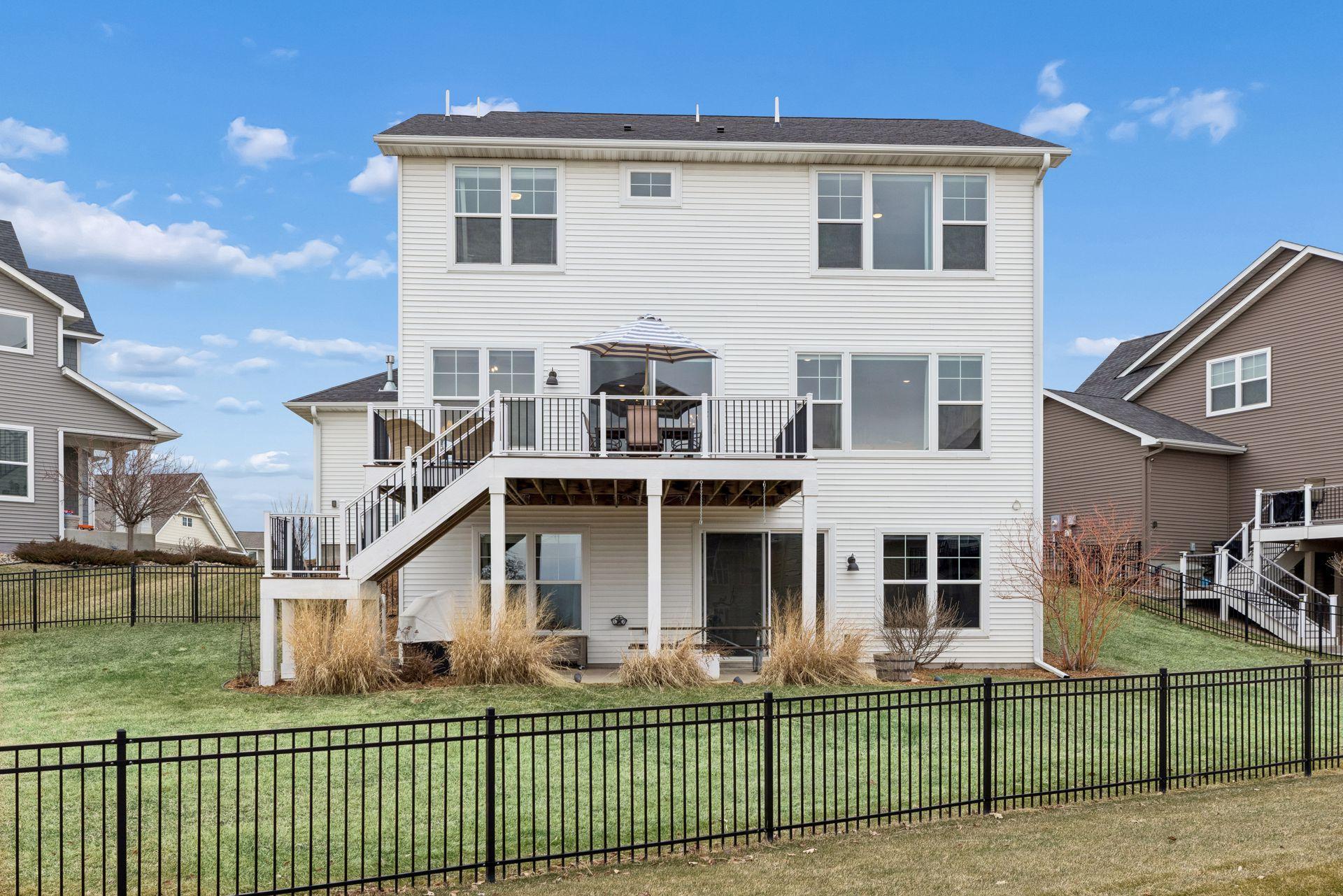 11821 Linden Court N