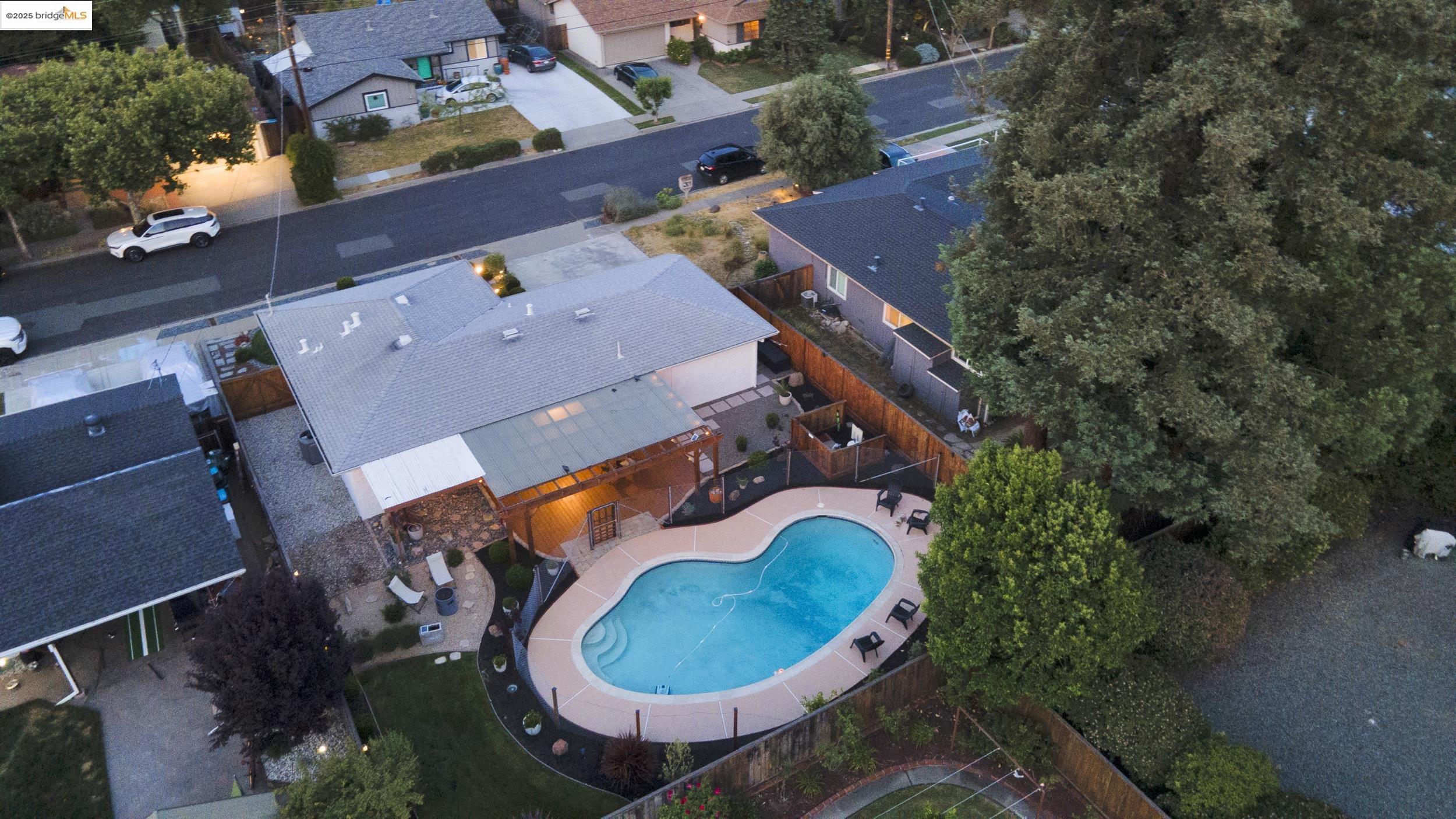 4012 Euclid Ave