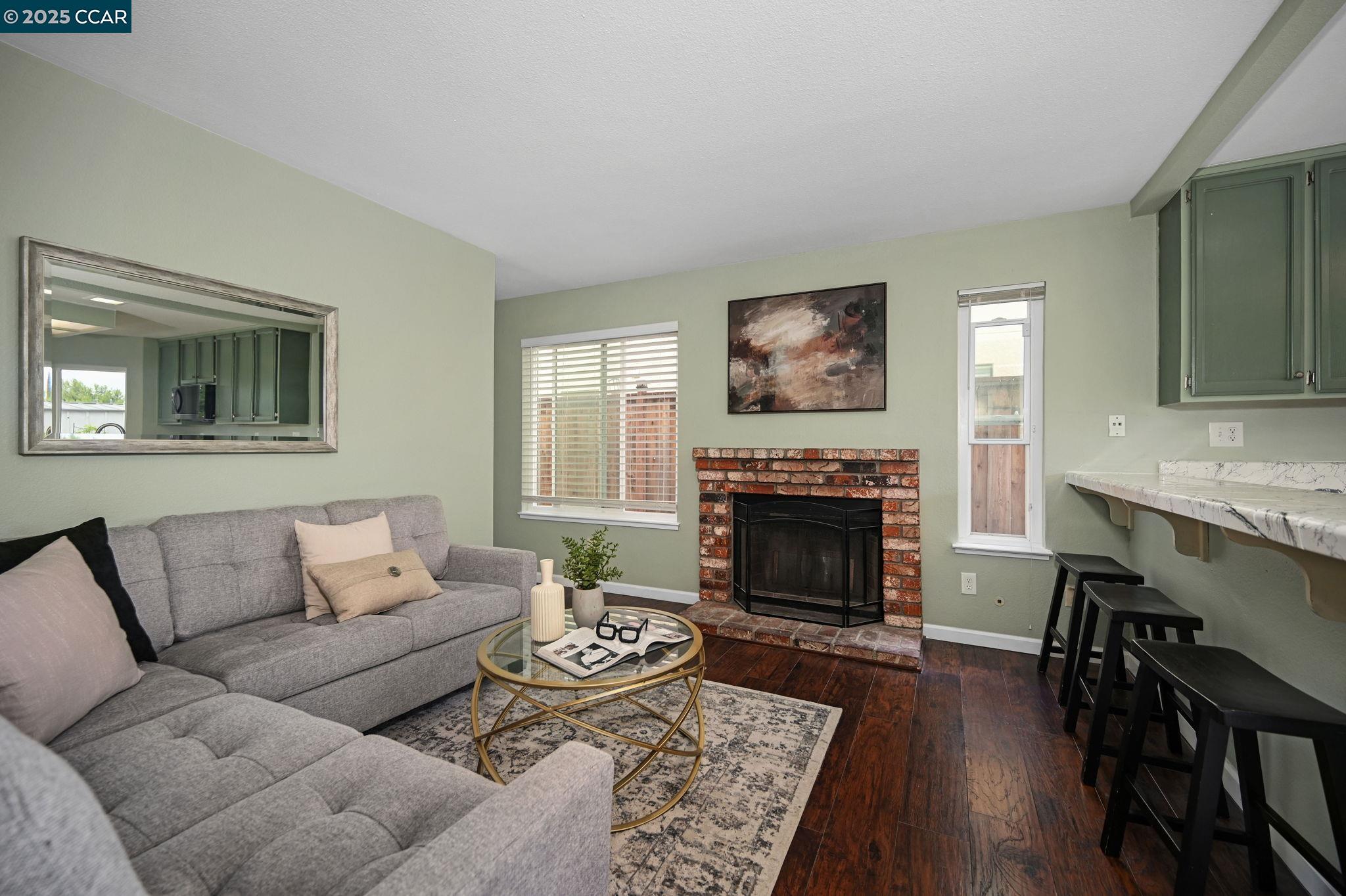 570 Mockingbird Ln
