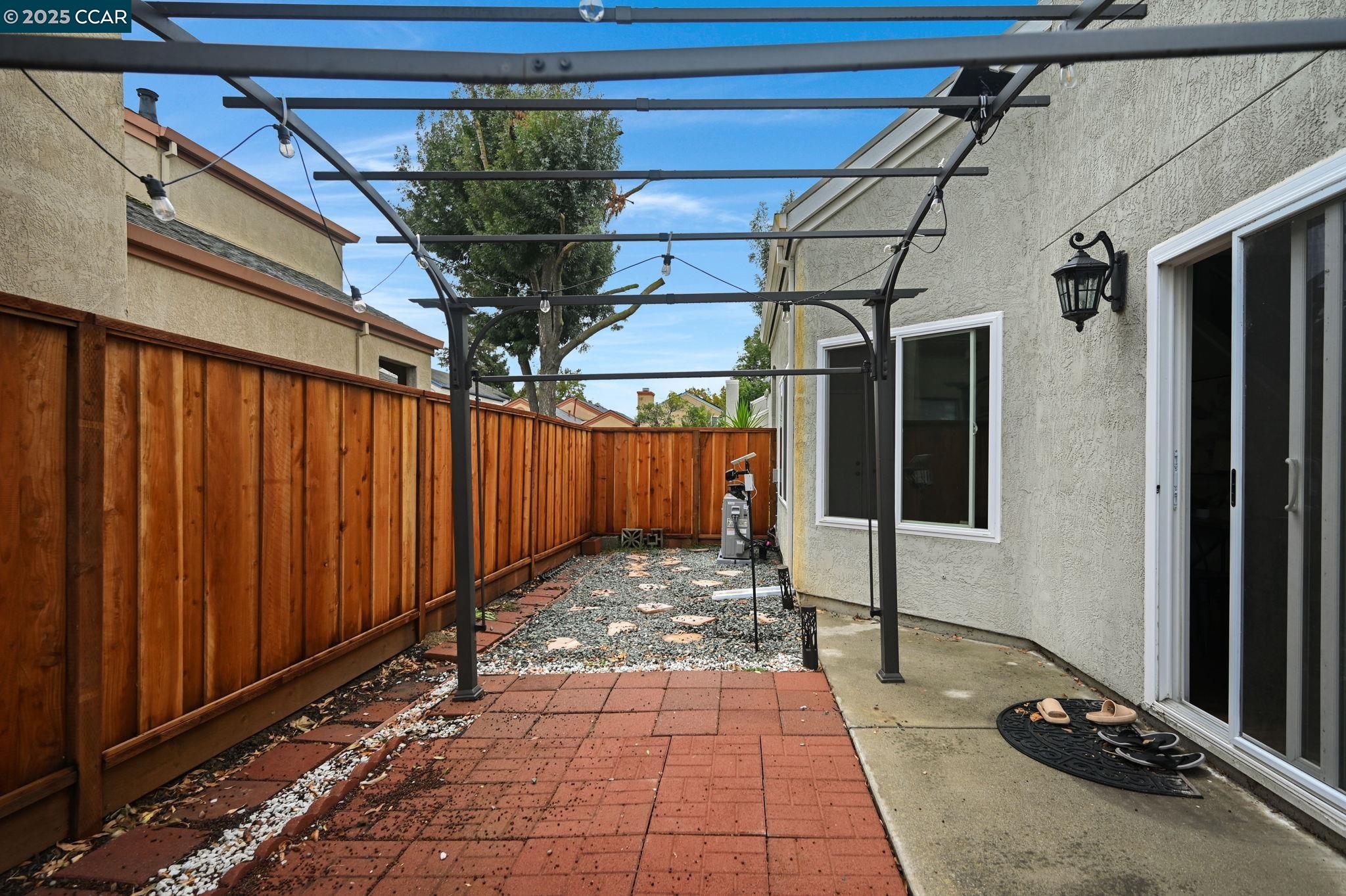 570 Mockingbird Ln