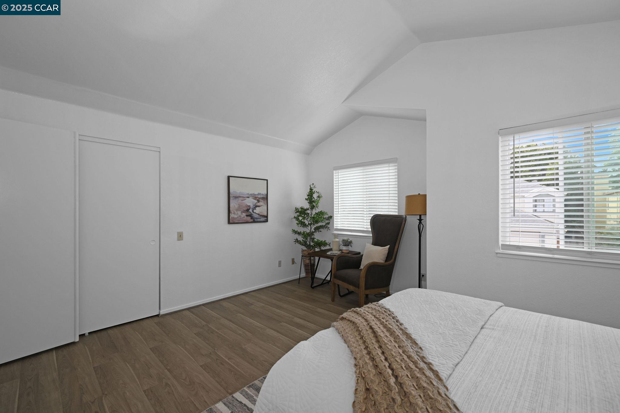 570 Mockingbird Ln