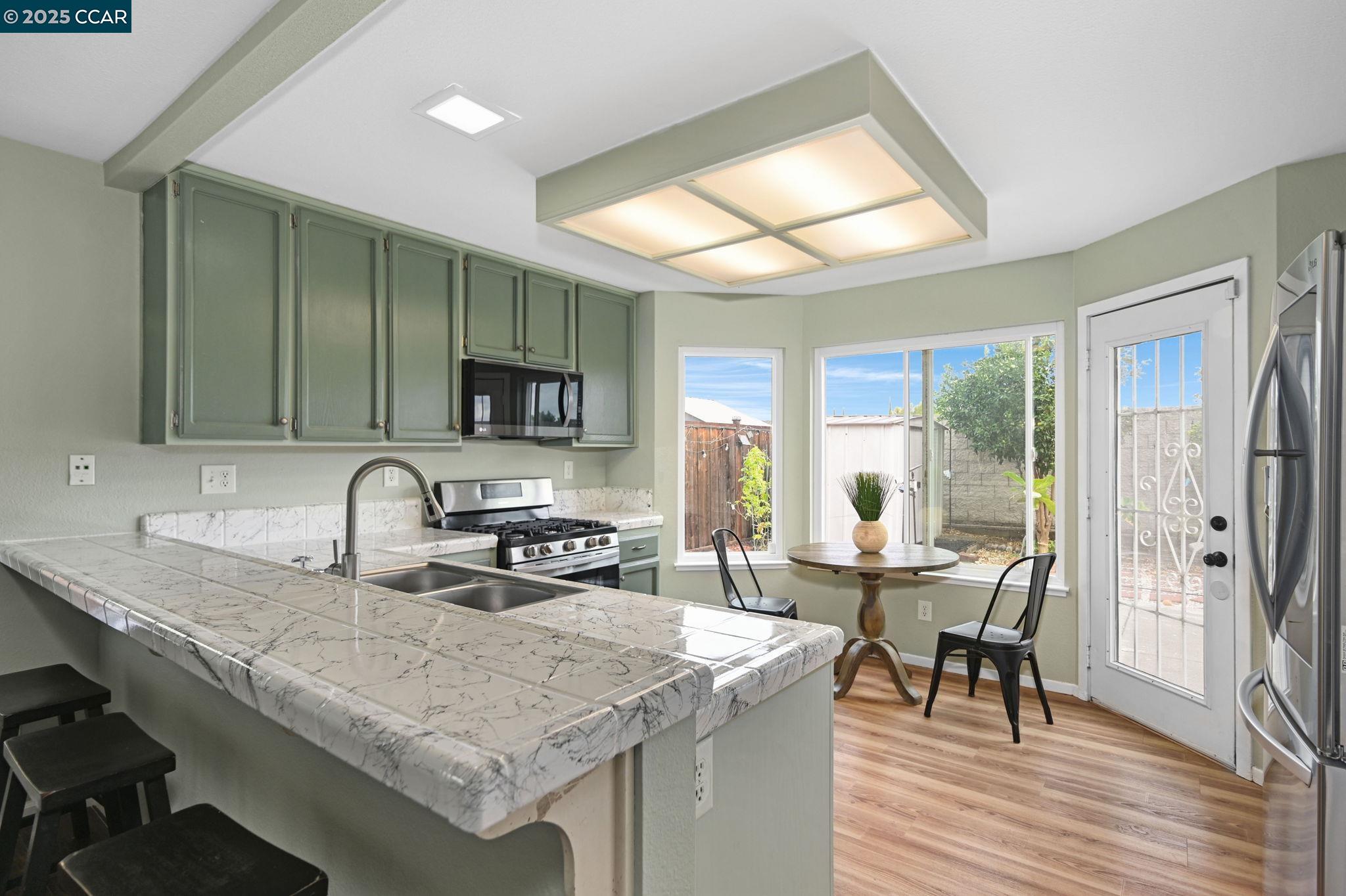 570 Mockingbird Ln