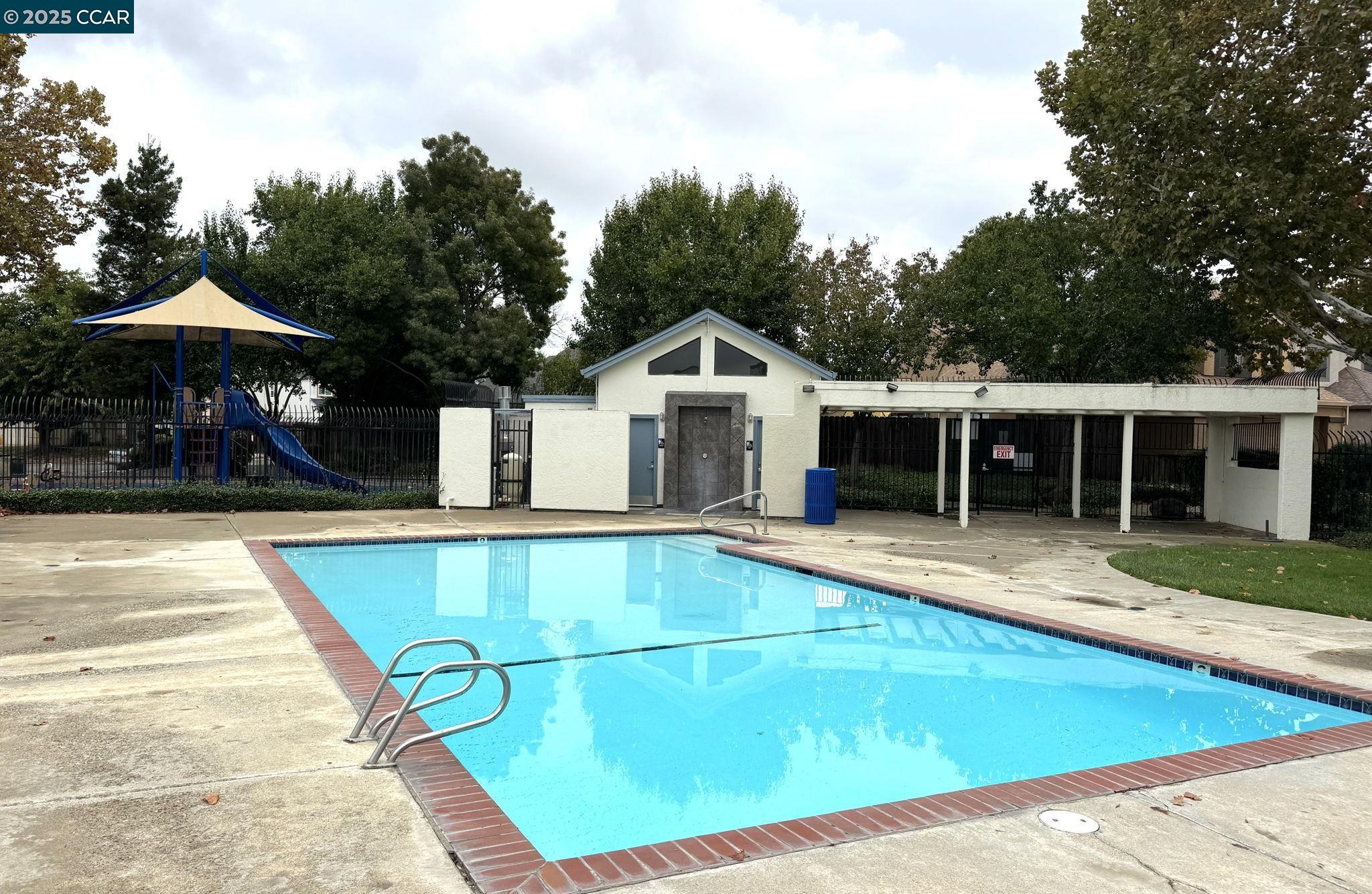 570 Mockingbird Ln