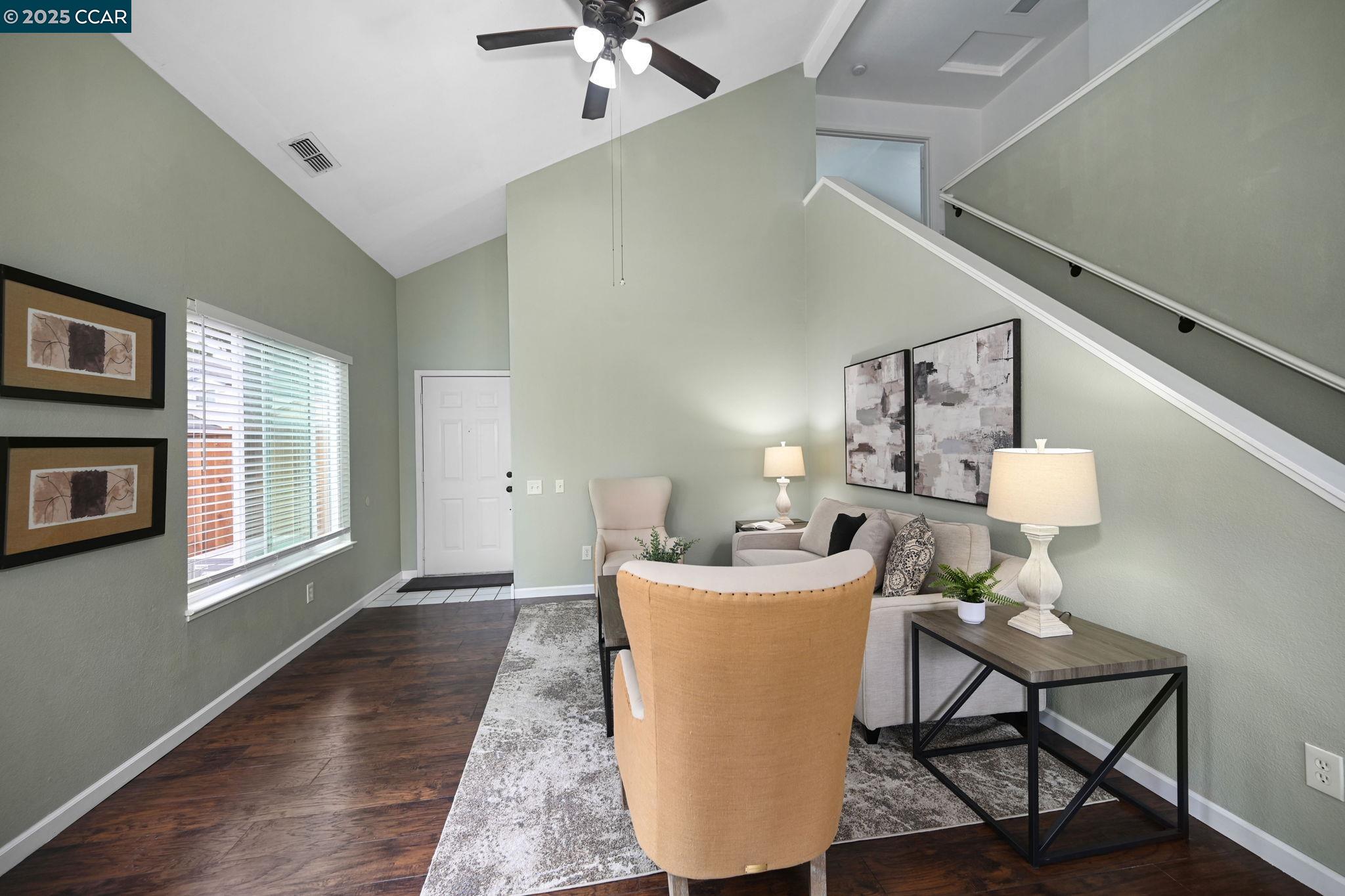 570 Mockingbird Ln