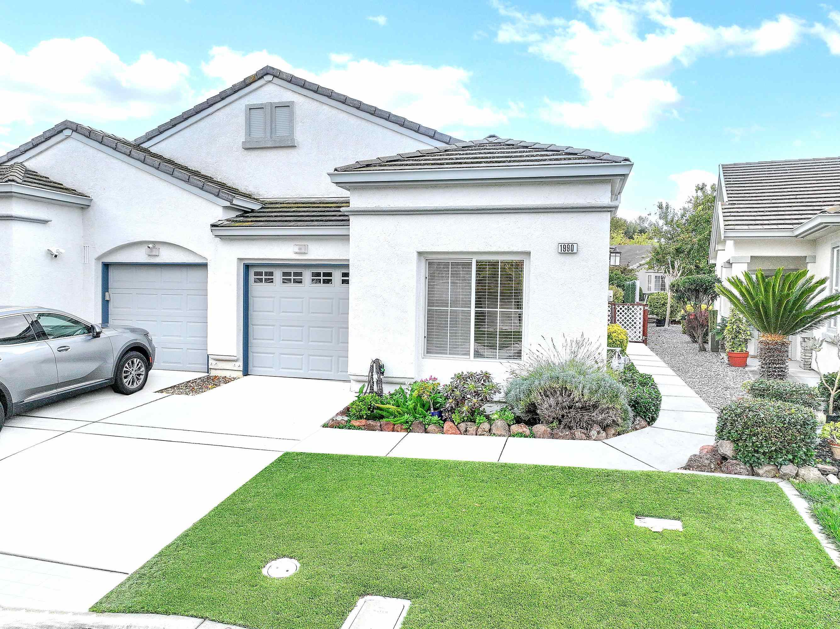 1990 Kent Dr