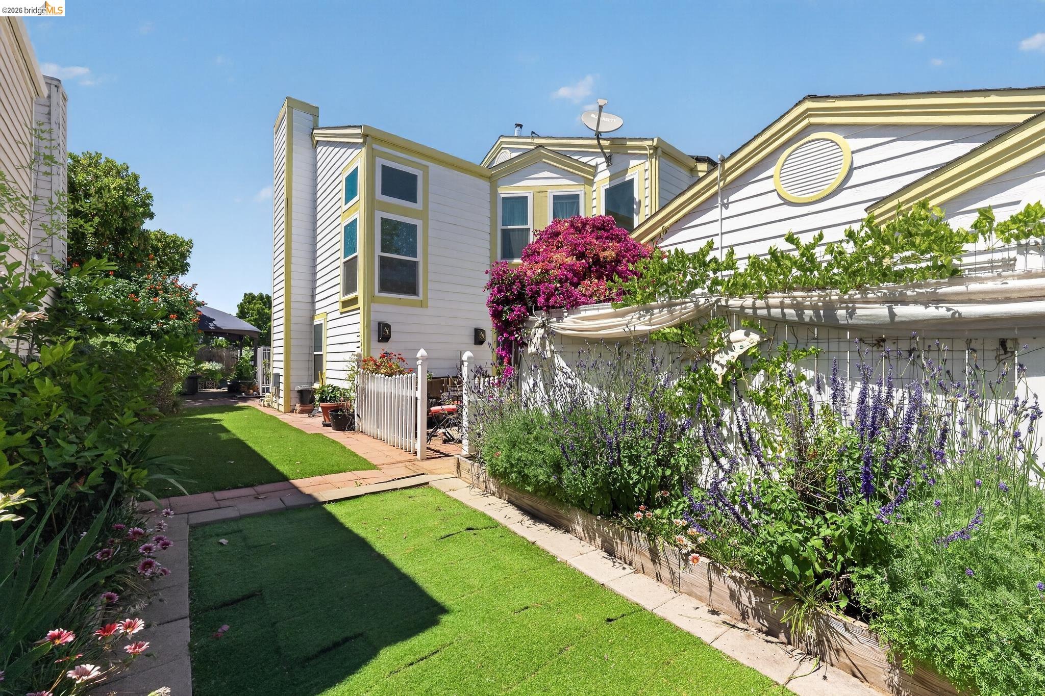 3320 Streamwood Ct