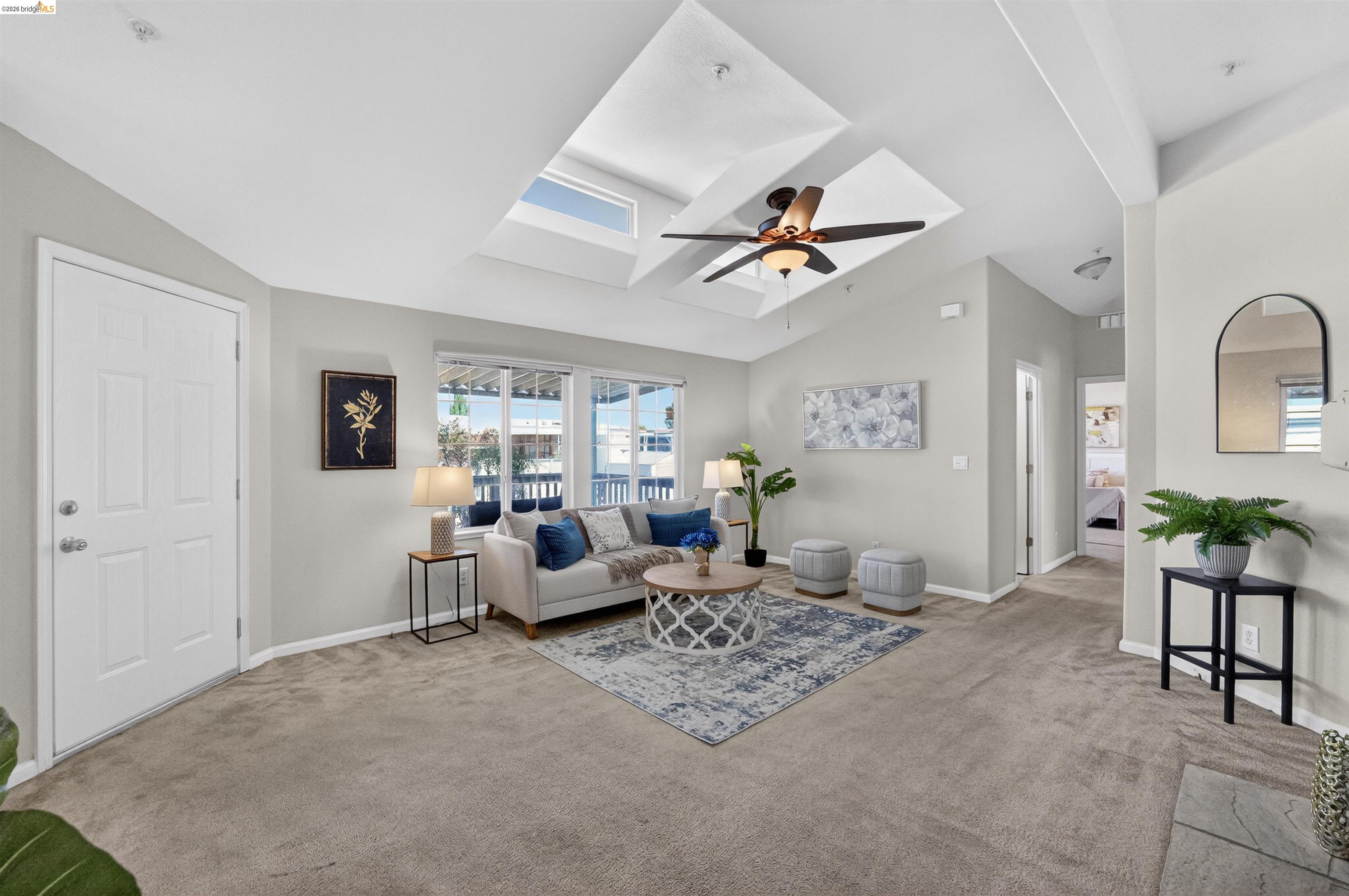 108 Palm Dr