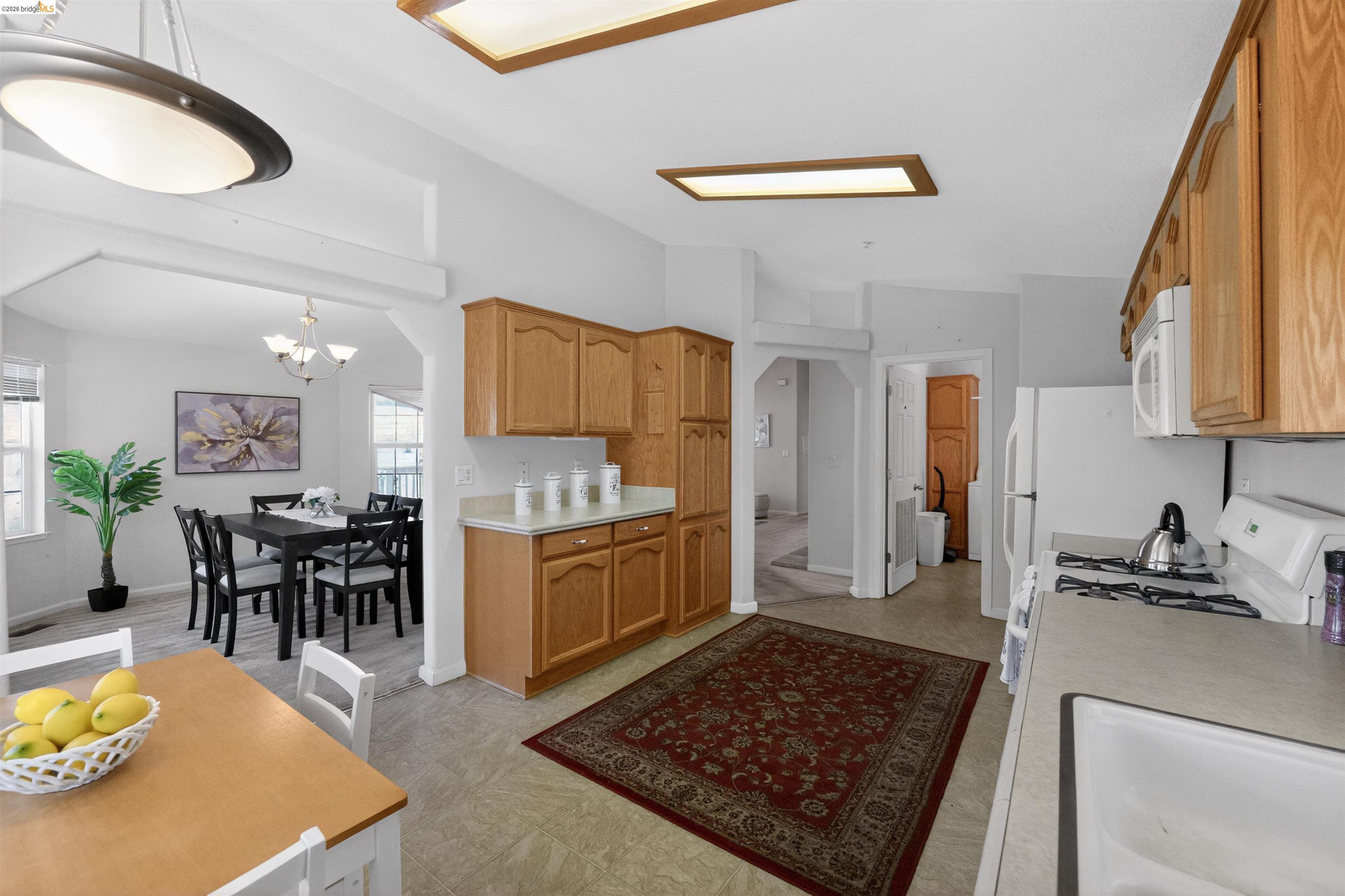 108 Palm Dr
