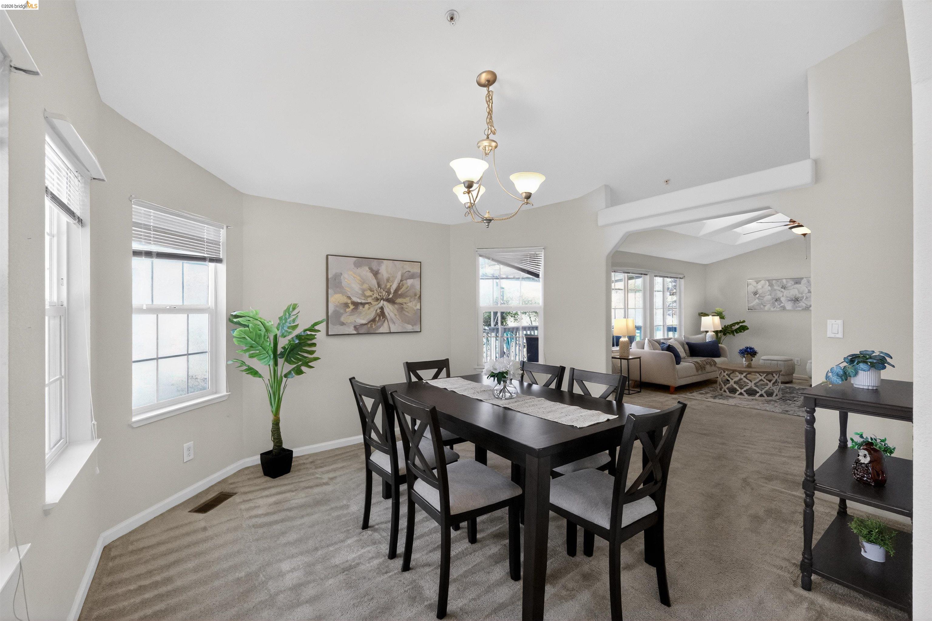108 Palm Dr