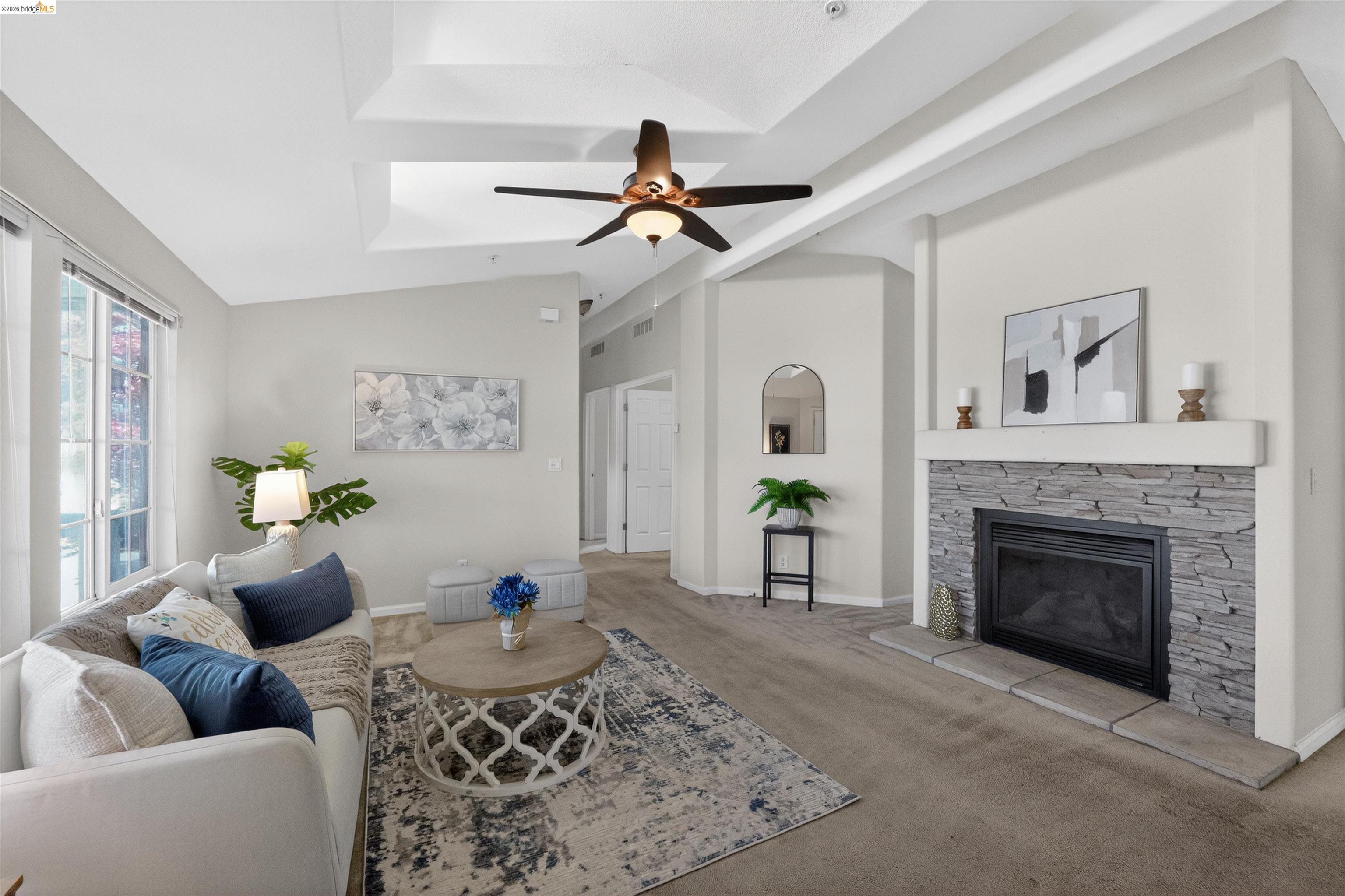 108 Palm Dr