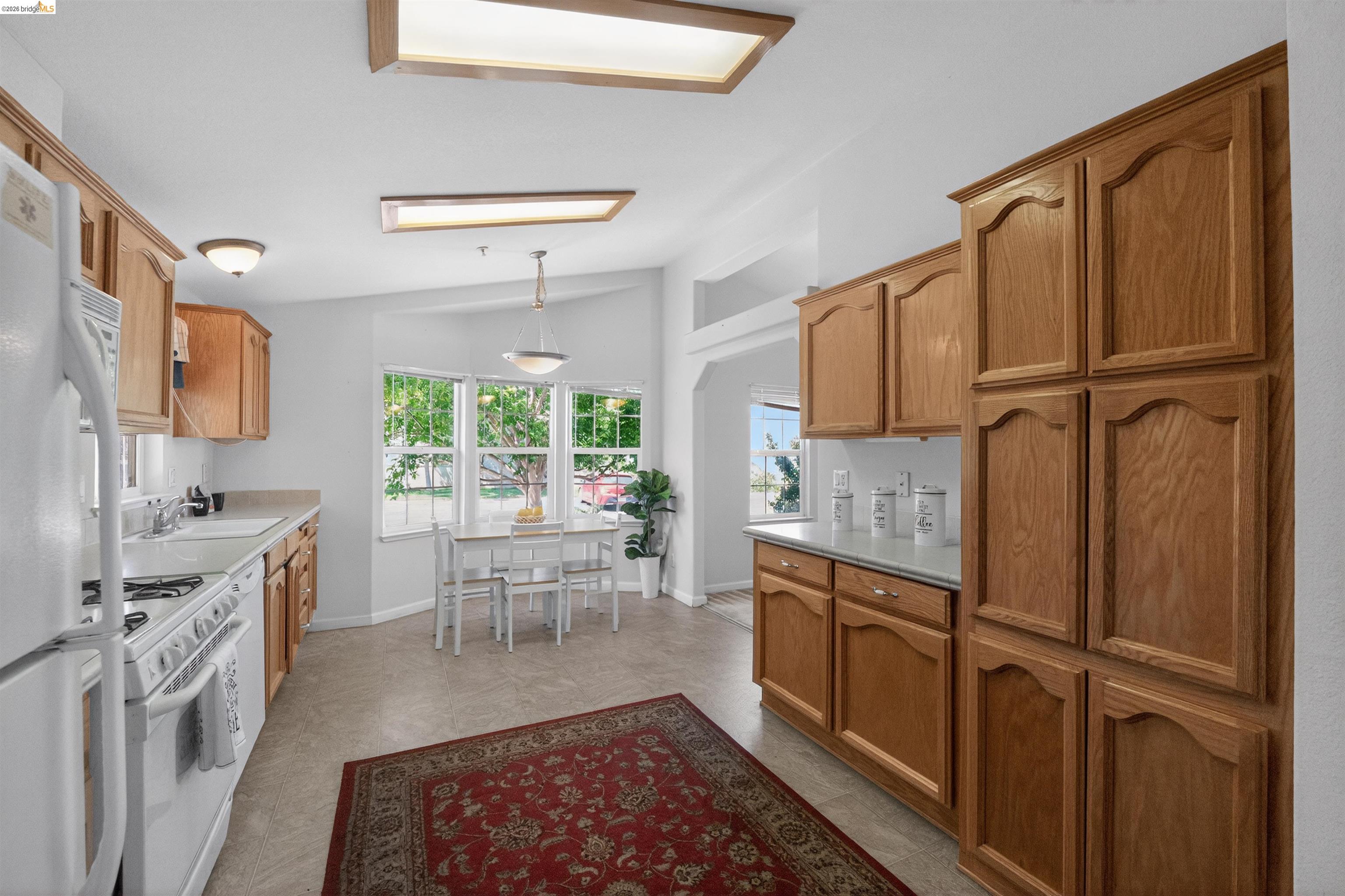 108 Palm Dr