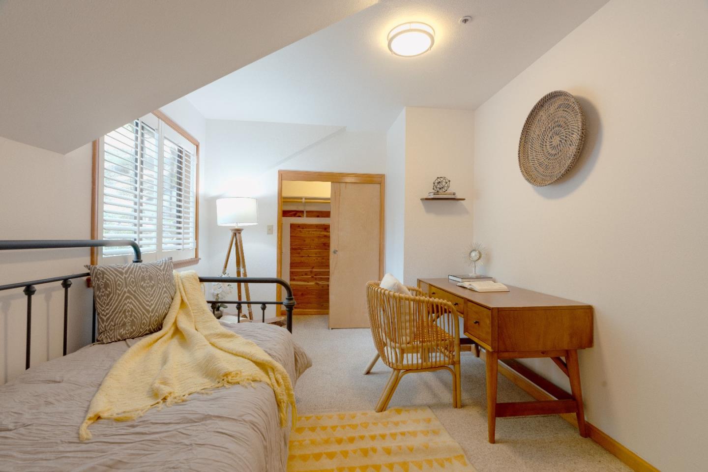 16239 Long Branch RD