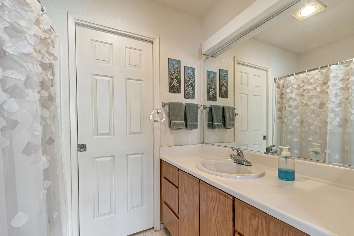 2045 East San Antonio Street