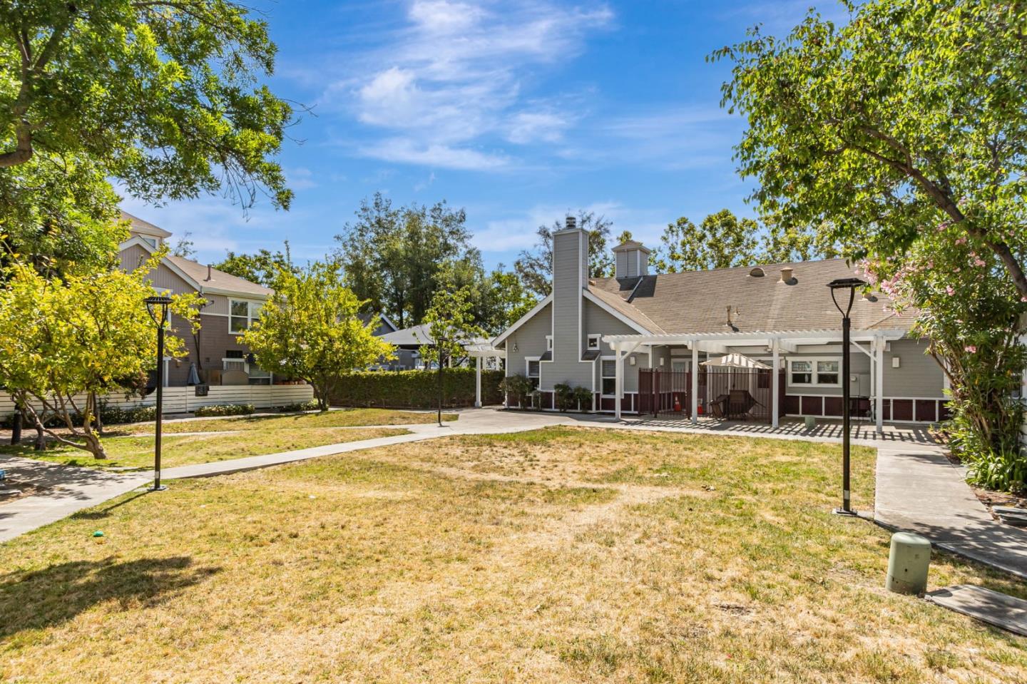 2045 East San Antonio Street