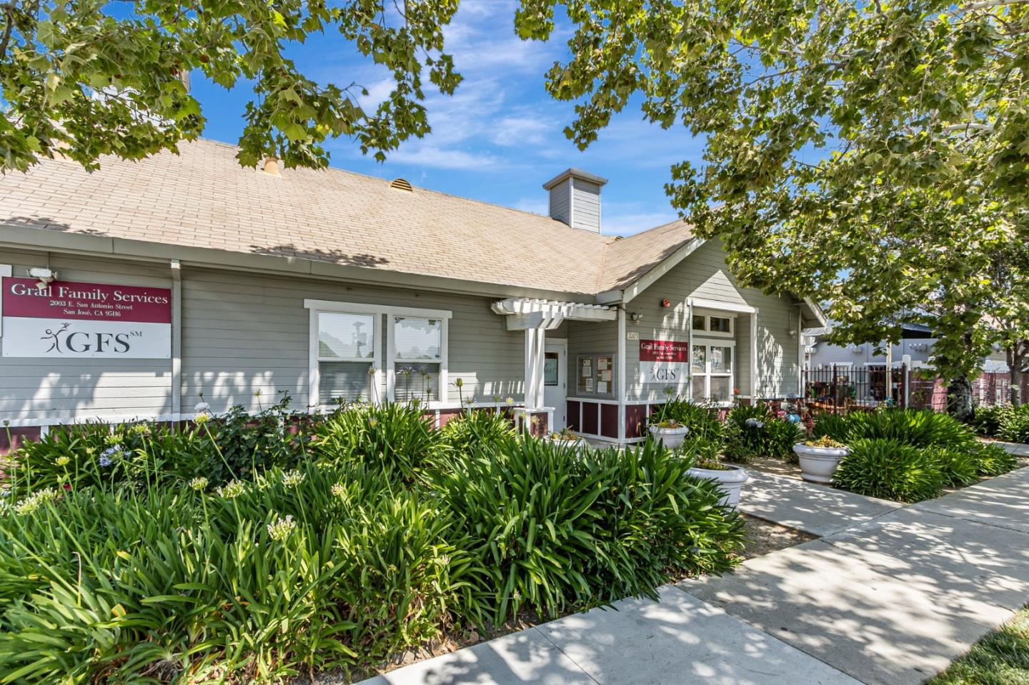 2045 East San Antonio Street