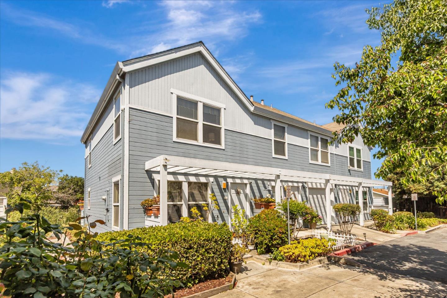 2045 East San Antonio Street