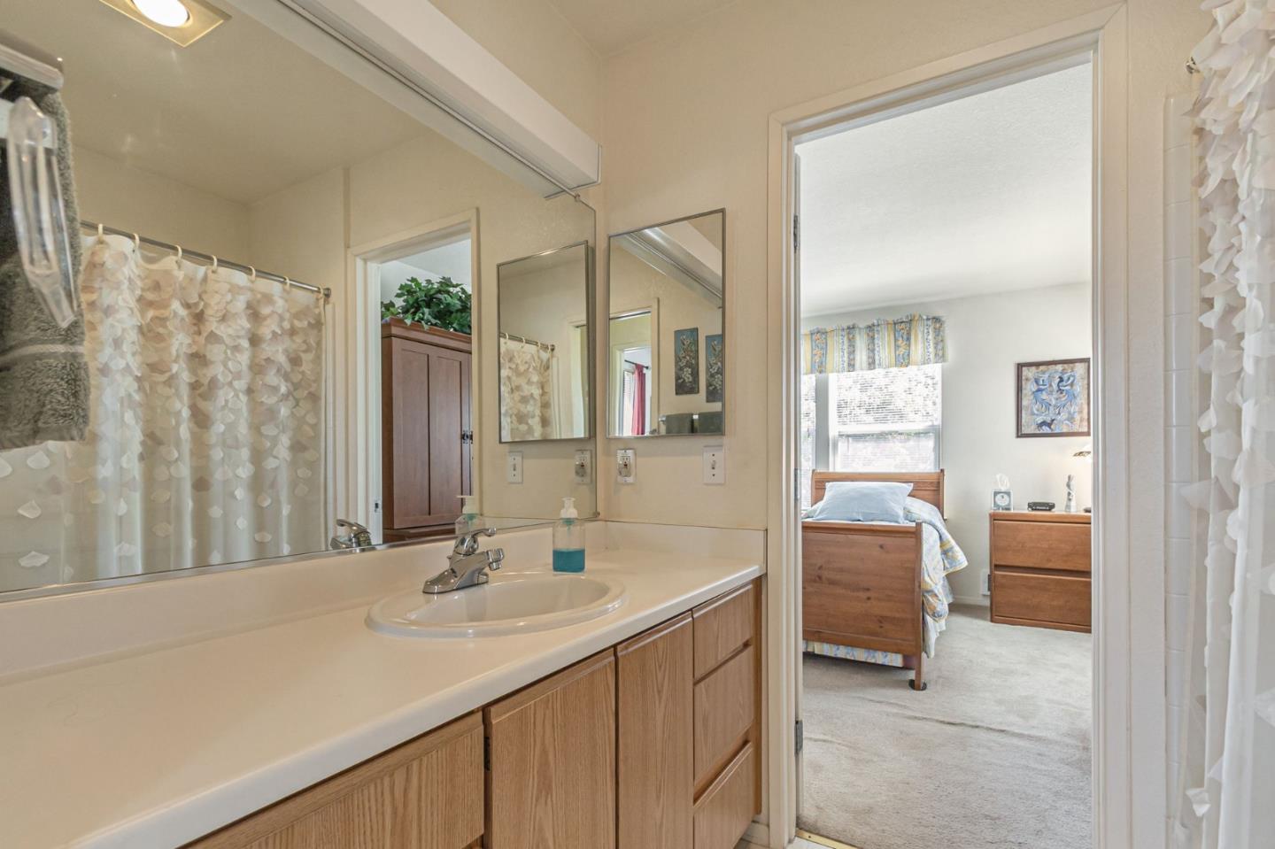 2045 East San Antonio Street