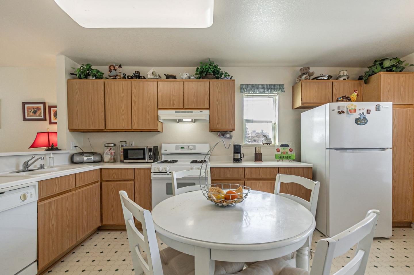 2045 East San Antonio Street