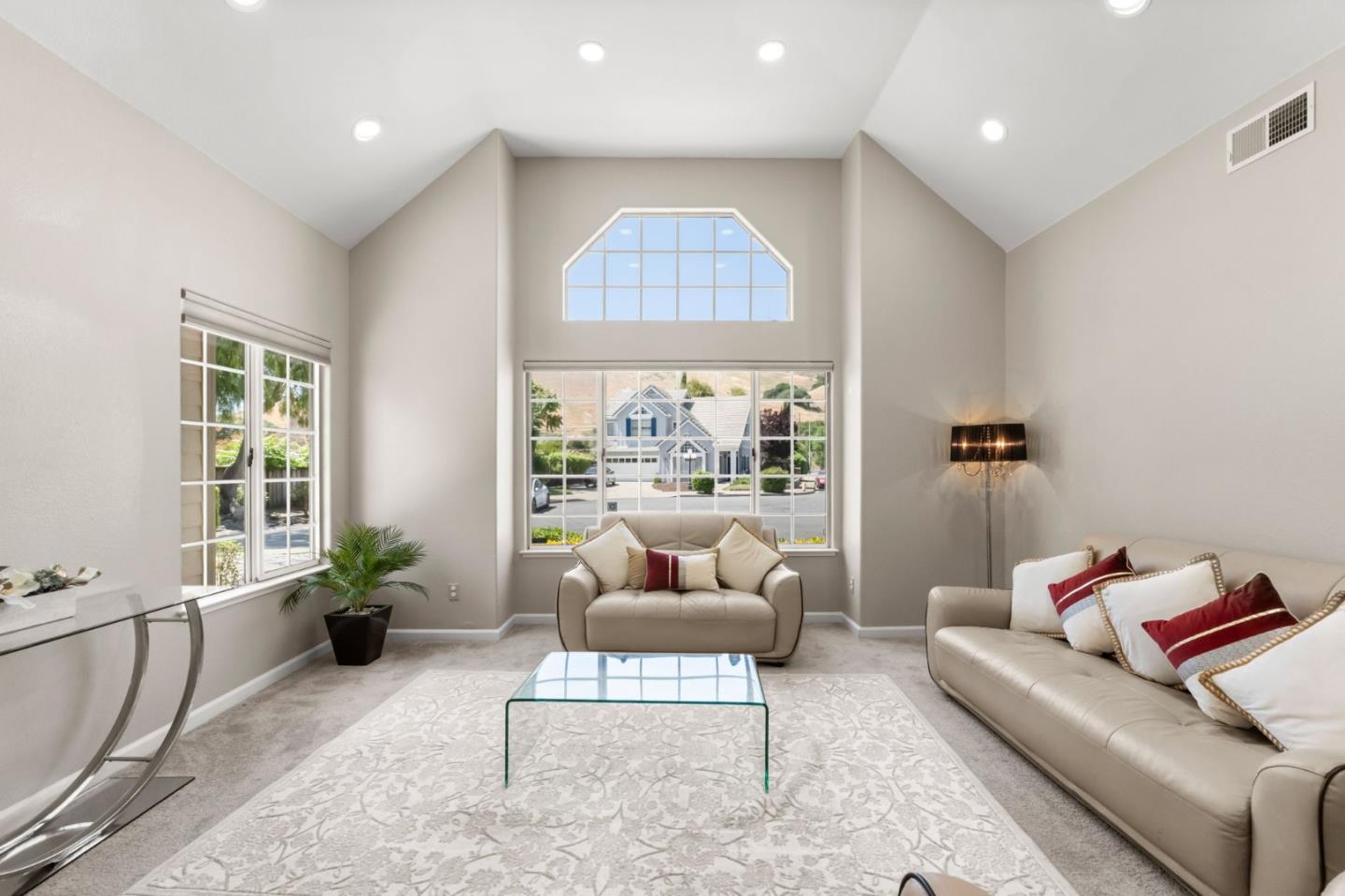 38173 Canyon Oaks Court