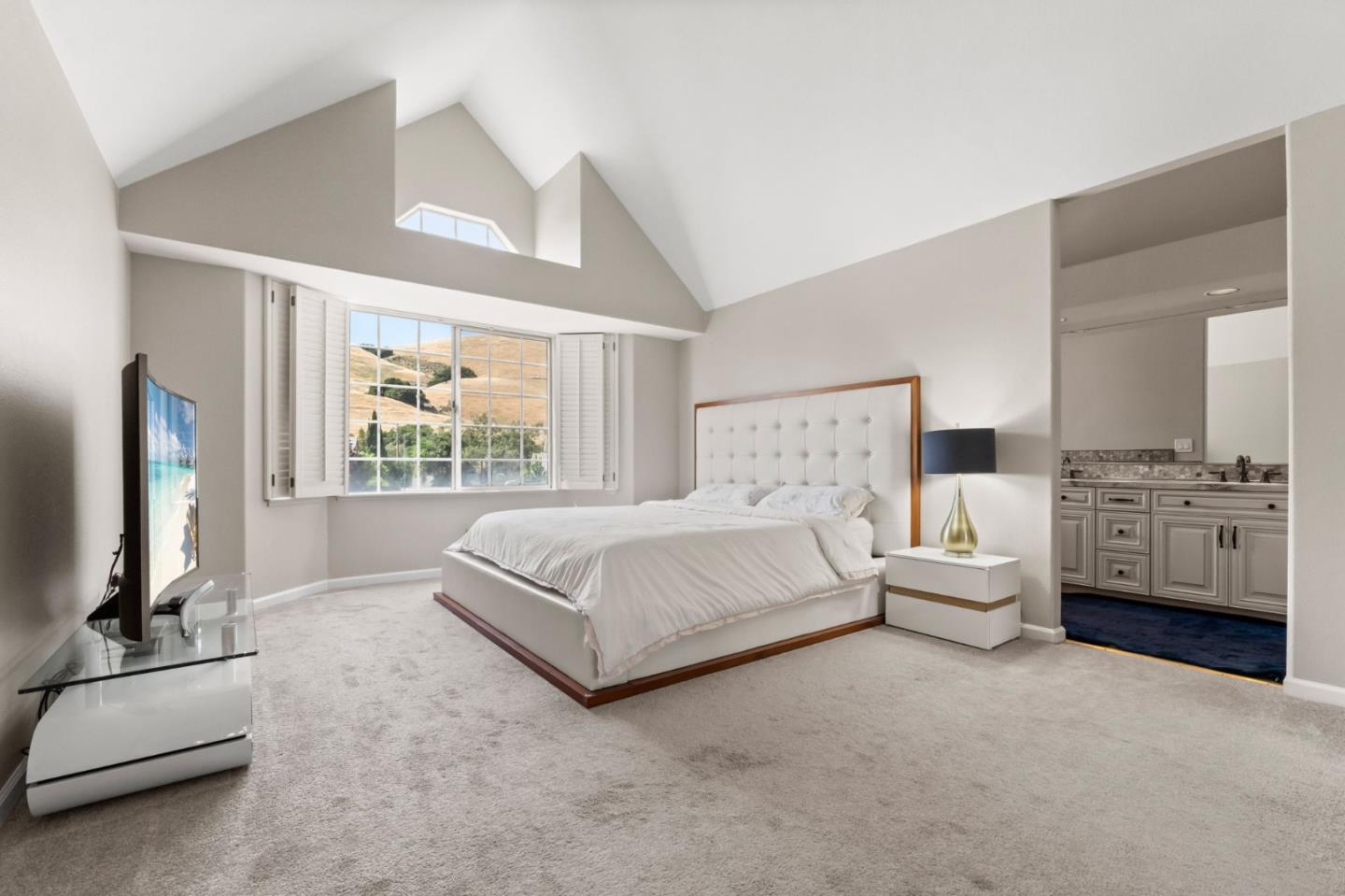 38173 Canyon Oaks Court