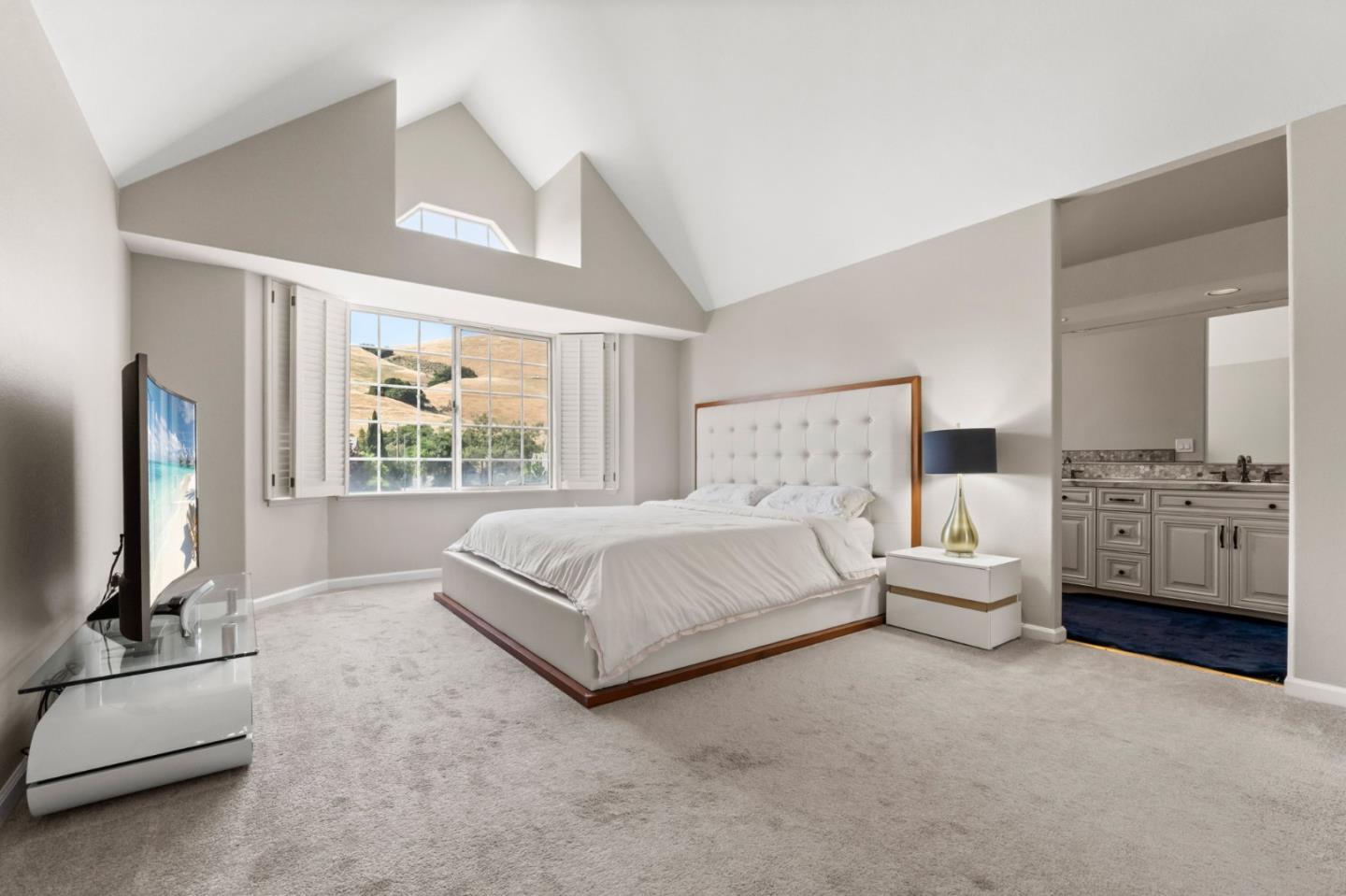 38173 Canyon Oaks Court