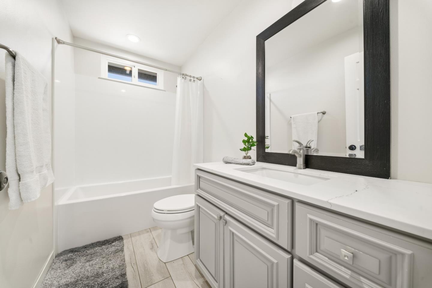 1926 Cape Hilda Place