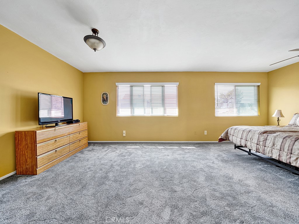 11261 Roanoke Court