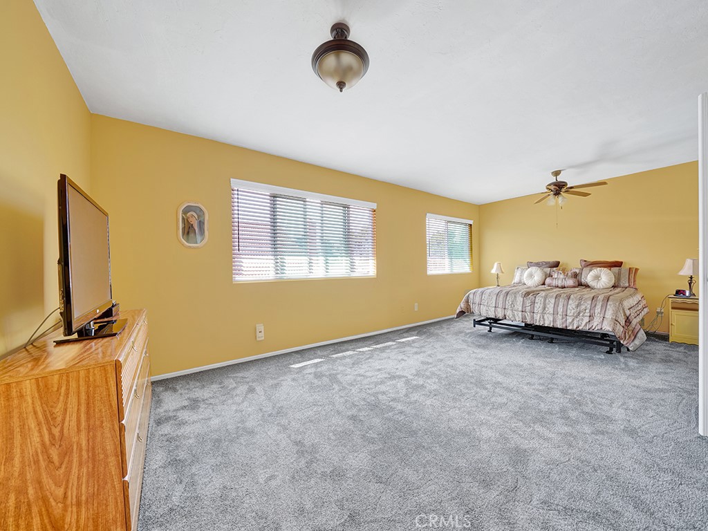 11261 Roanoke Court