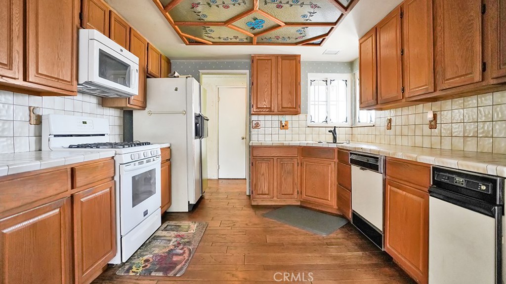 17283 Buttonwood