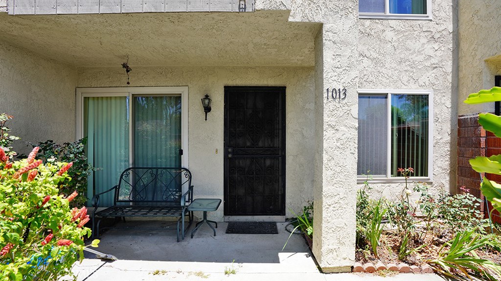 1013 W Orangewood