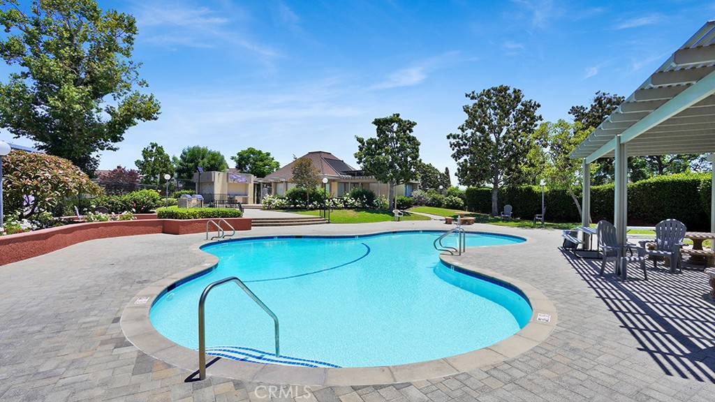 1013 W Orangewood