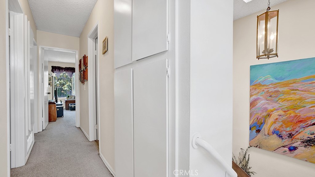 1013 W Orangewood