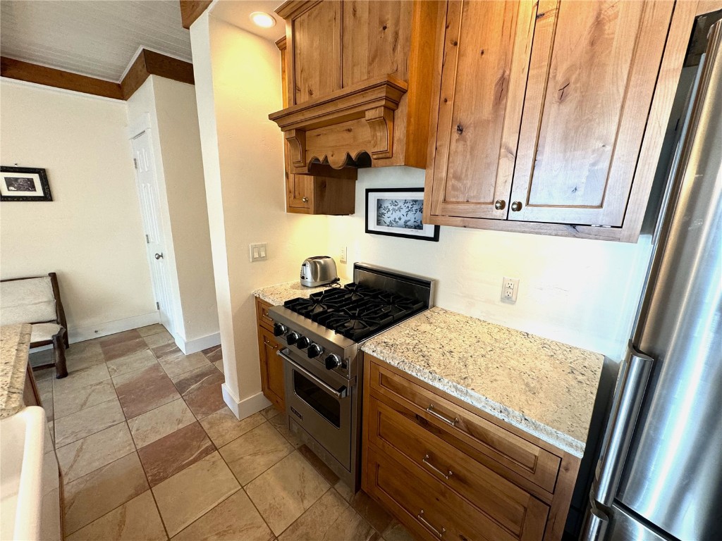 730 Columbine ROAD 21