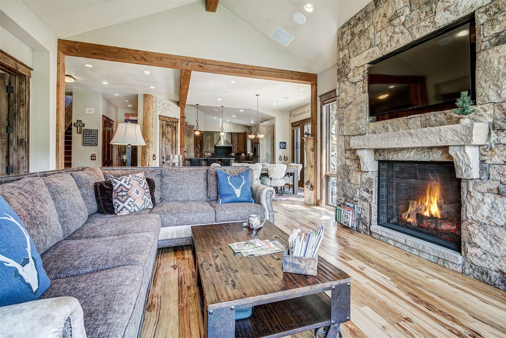 211 Shores LANE