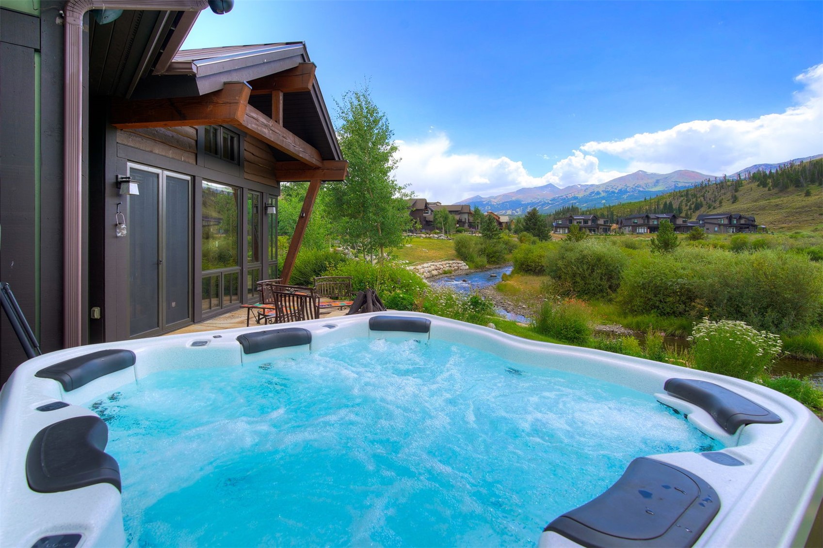 211 Shores LANE