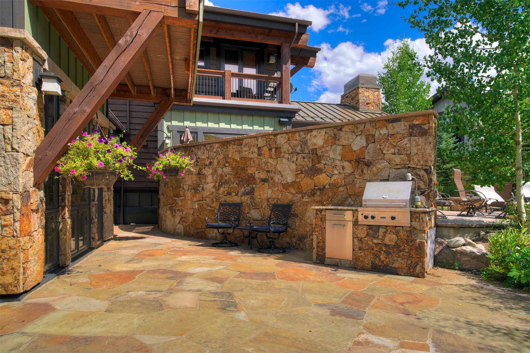 211 Shores LANE