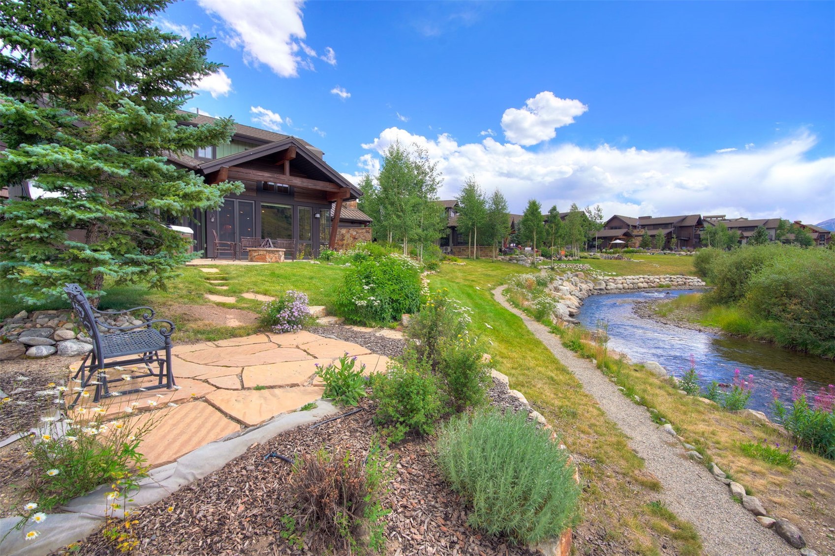 211 Shores LANE