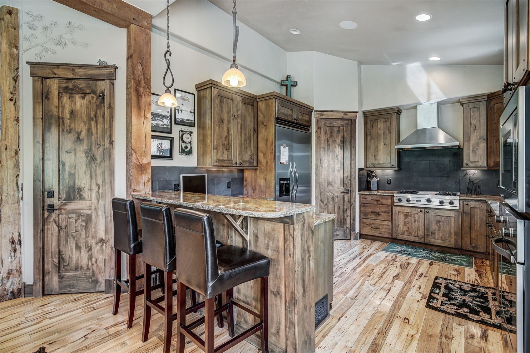 211 Shores LANE