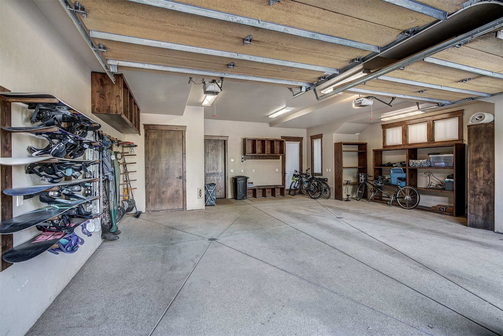 211 Shores LANE